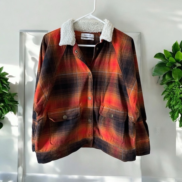 Urban Outfitters Plaid Shacket - Picture 4 of 5